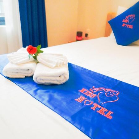 Kiss Hotel Tan Binh 胡志明市 外观 照片